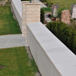 Pfeiler-und-Abdeckplatte-Travertin-Troja-hell-(1)