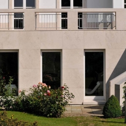 Wandverkleidung-Travertin-Troja-hell-(1)