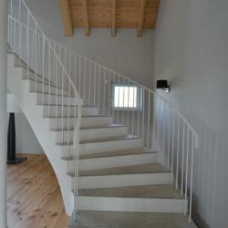 Treppe Muschelkalk hell