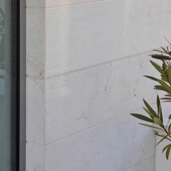 Wandverkleidung-Travertin-Troja-hell-(10)