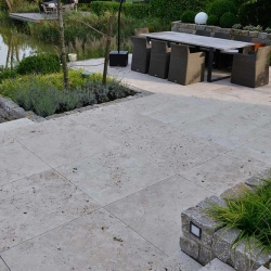 Gartenplatten-in-Formaten-Travertin-Troja-hell-(2)