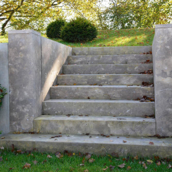 Hanggarten-Natursteintreppe