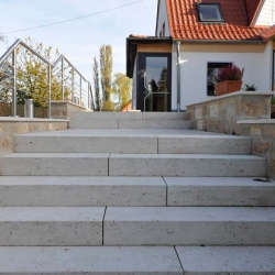 Blockstufen-aus-Travertin-Troja-Hell-(4)