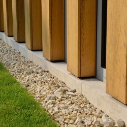 Rasenkantenstein-Travertin-Troja-hell-(2)