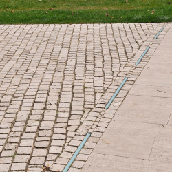 Quadratpflaster Travertin Troja