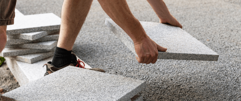 Terrassenplatten auf Rasen selber verlegen | Tipps & Anleitung