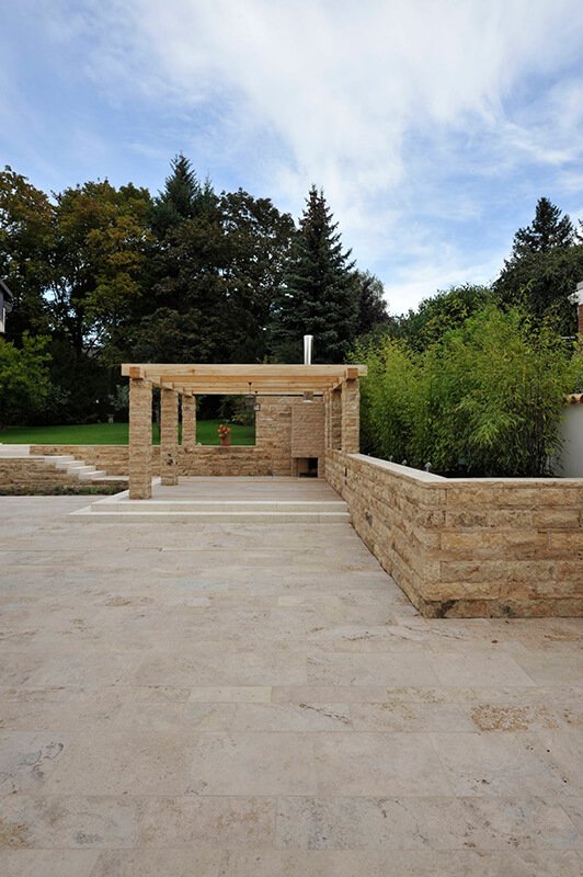 Bodenplatten aus Travertin in Bahnen für Außenbereiche?
