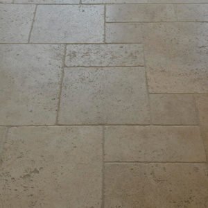 Natursteinfliese Travertin Troja hell (Römischer Verband) (11)
