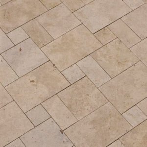 Terrassenplatten Travertin Troja hell (Römischer Verband) (05)