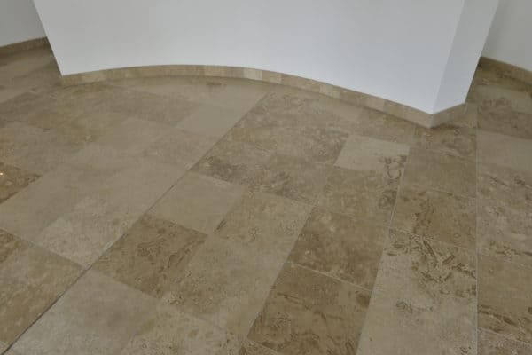 Bodenplatte Travertin Delphi (Bahnen) für Innenbereiche